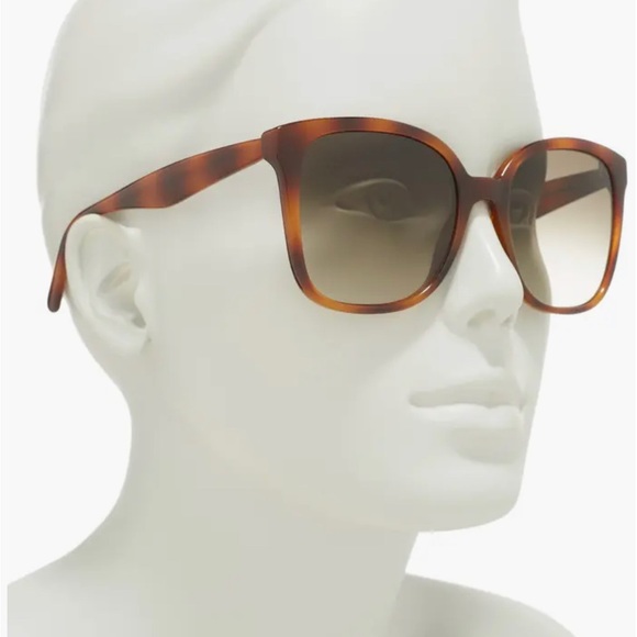 🆕NWT Ferragamo sunglasses 😎 - Picture 2 of 8